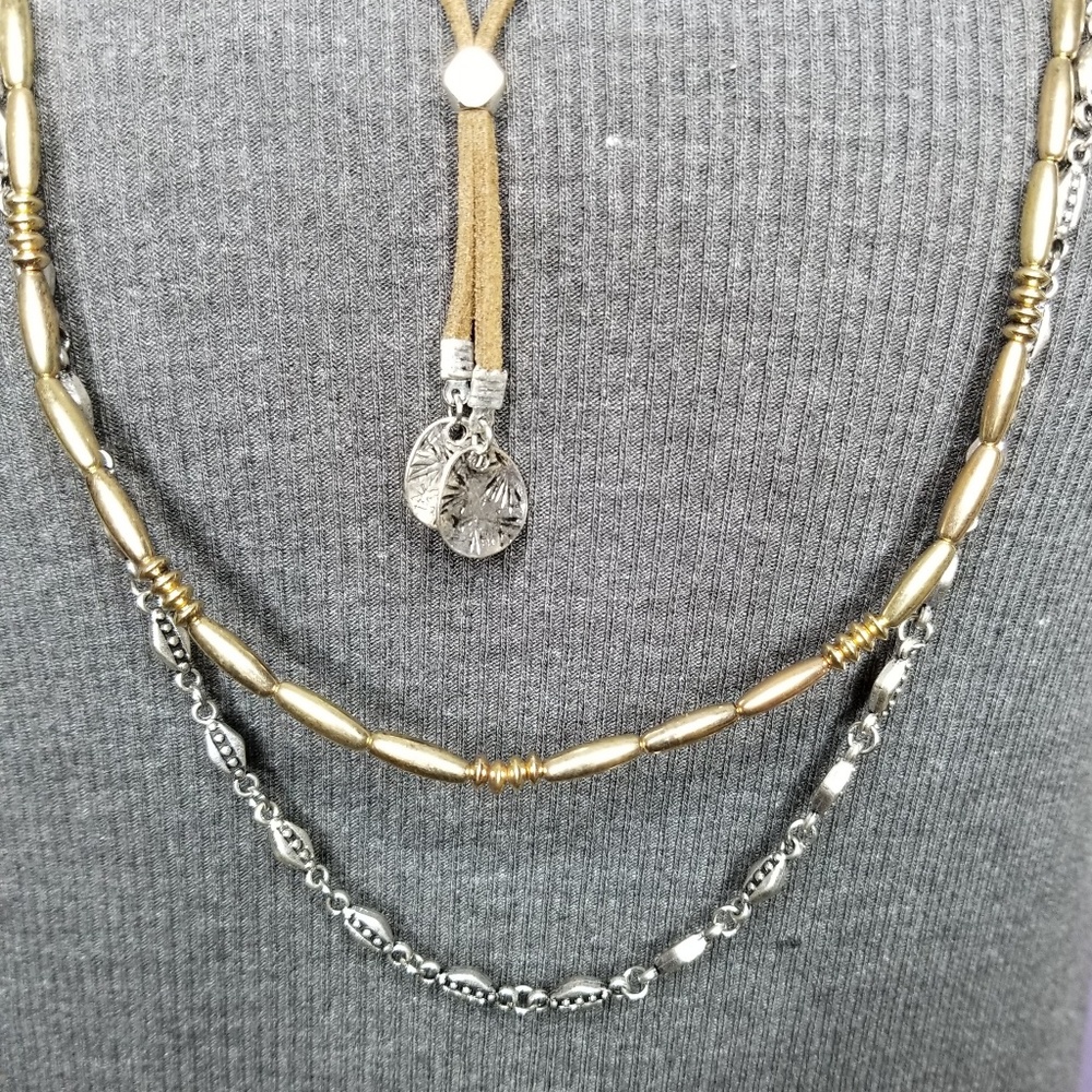 **SOLD** Gold, silver and faux leather necklace - Picture 3 of 3